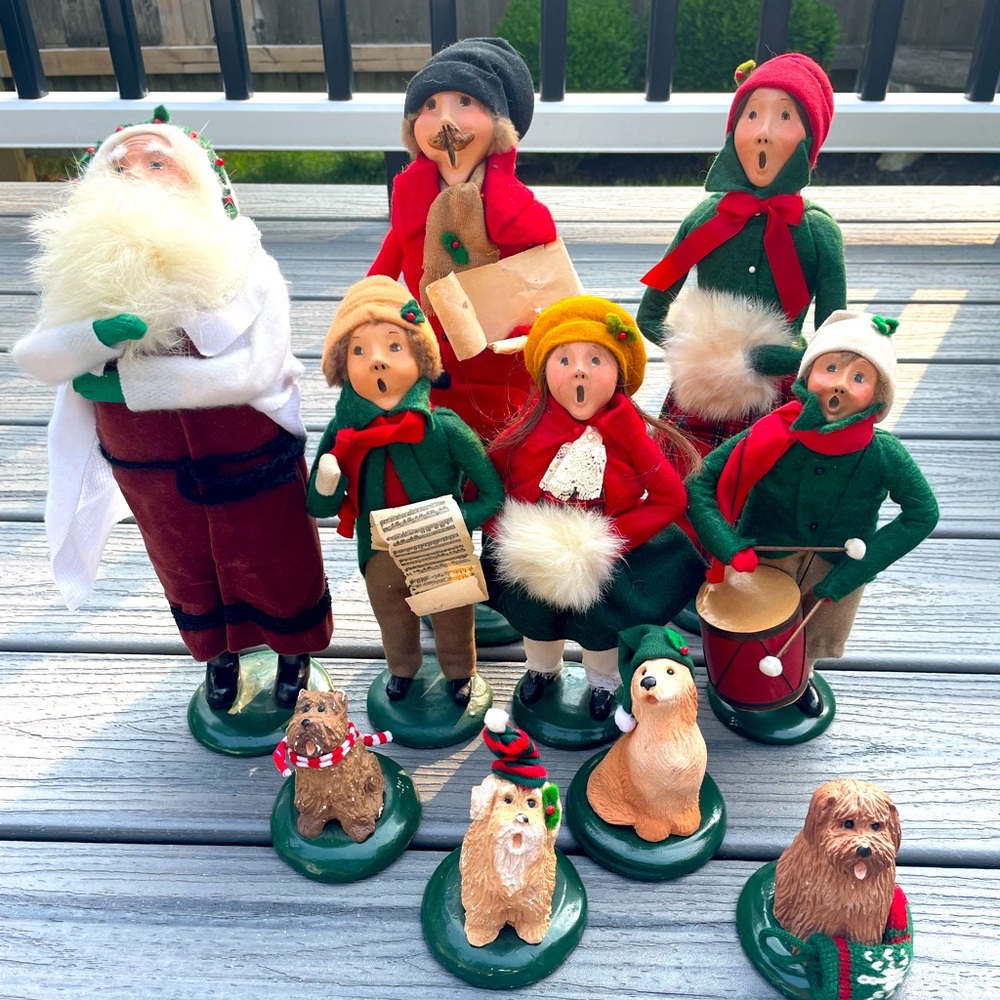 Byers’ Choice Ltd Carolers - Classic (Set of 10)